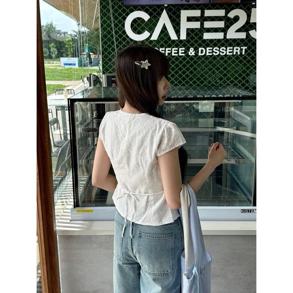 Chéri White Embroidered V-Neck Top (Category: Blouses) located in Pasig City. Submitted by luckyvicky_ (Listing ID 1427773595, Image 3). Description: .
