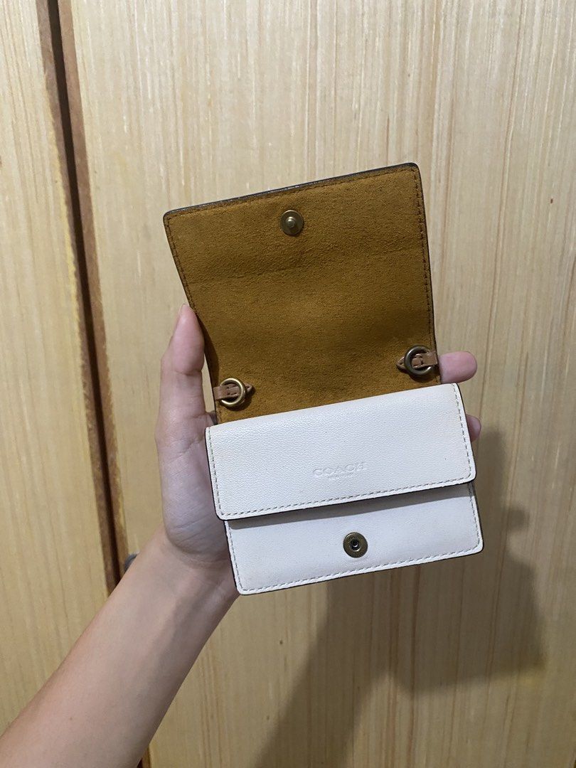 Coach Floral Chain Wallet (Category: Luxury Bags & Wallets) located in Cainta. Submitted by moonchild1215 (Listing ID 1427646868, Image 2). Description: .