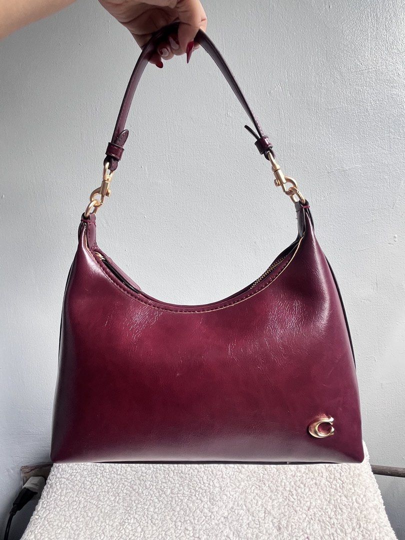 Coach Juliet Glazed 30 (Category: Luxury Bags & Wallets) located in Manila. Submitted by jazzaru (Listing ID 1427774129, Image 1). Description: Brand new Glazed Leather 30cm With removable and adjustable sling Colors: Red, Brown, Nude, Pink, White and Black With dust bag -Will give freebie for every purchase and discount if 2 or more bags. Pasig City Lalamove, Grab or J&T.