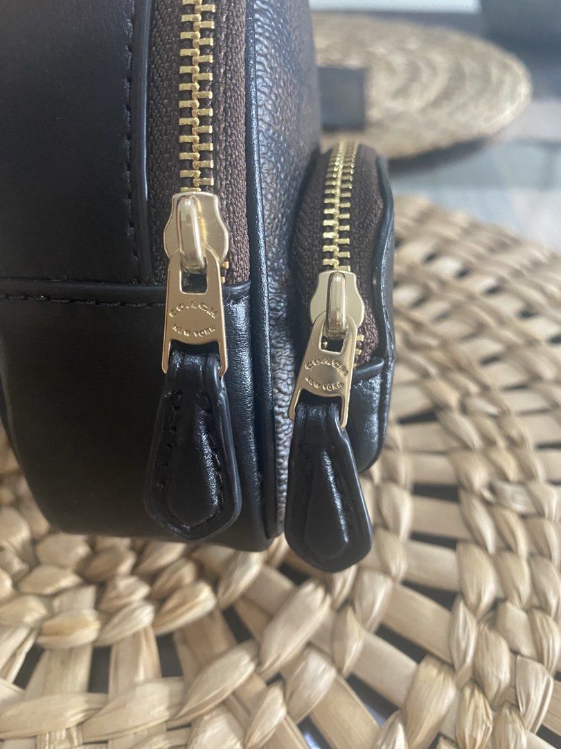 REPRICED!!! Coach Mini Court Backpack Charm Key Chain (Category: Luxury Bags & Wallets) located in Davao. Submitted by kendi_shoppe (Listing ID 1427677771, Image 3). Description: Brand new condition First to pay basis. Payment Options: - GCash - BDO - BPI Shipping via J&T only.
