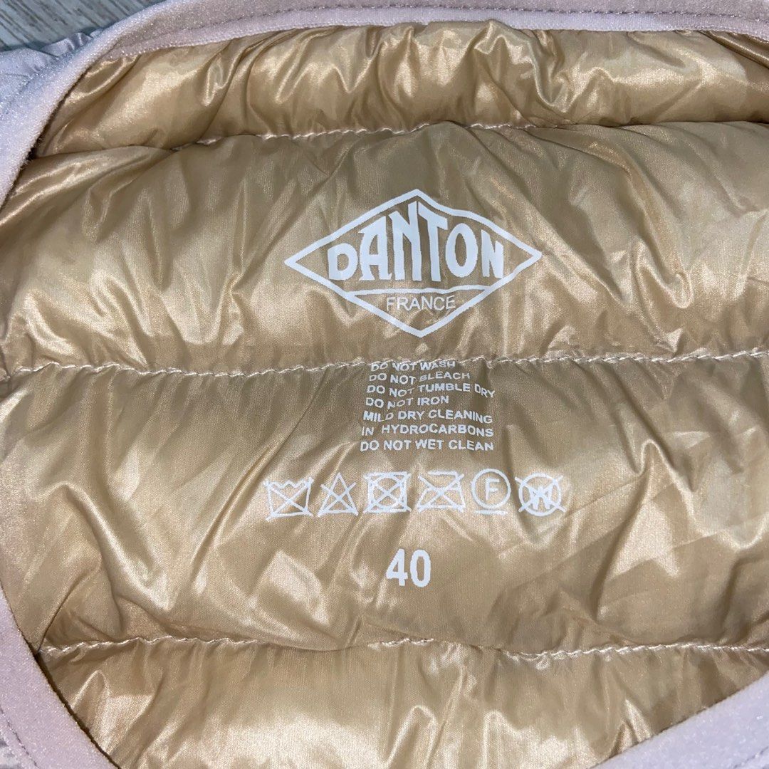 Danton Puffer Jacket (Category: Activewear) located in Dasmarinas. Submitted by thrift2gems (Listing ID 1427721668, Image 2). Description: Danton Puffer Jacket✨ -WIDTH: 20 -LENGTH: 25 -COLOR RATE: 9.5/10 -CONDITION: 9.5/10 -ISSUE: NONE.
