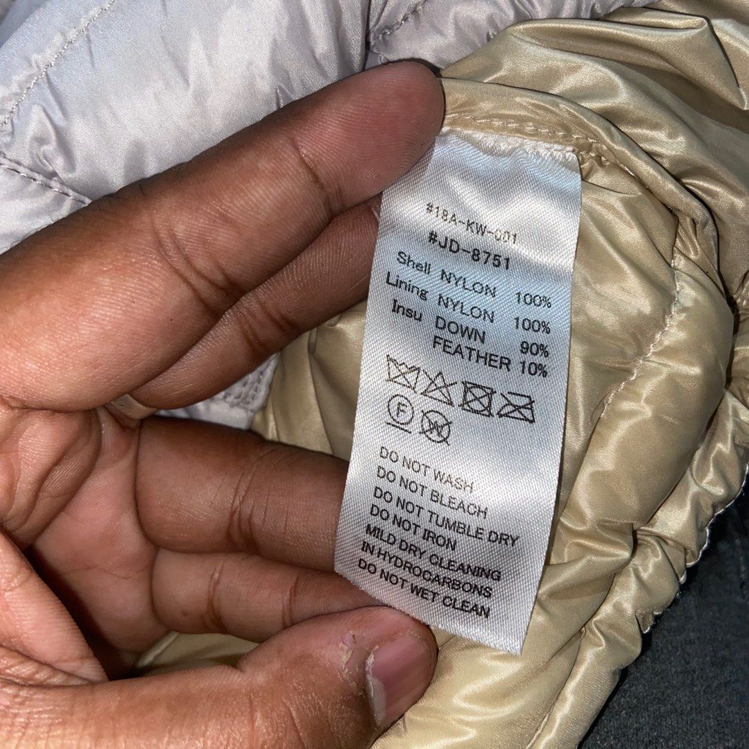 Danton Puffer Jacket (Category: Activewear) located in Dasmarinas. Submitted by thrift2gems (Listing ID 1427721668, Image 3). Description: Danton Puffer Jacket✨ -WIDTH: 20 -LENGTH: 25 -COLOR RATE: 9.5/10 -CONDITION: 9.5/10 -ISSUE: NONE.