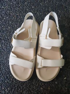 (Category: ) located in . Submitted by louievicocollections (Listing ID 1427692597, Image 1). Description: .
