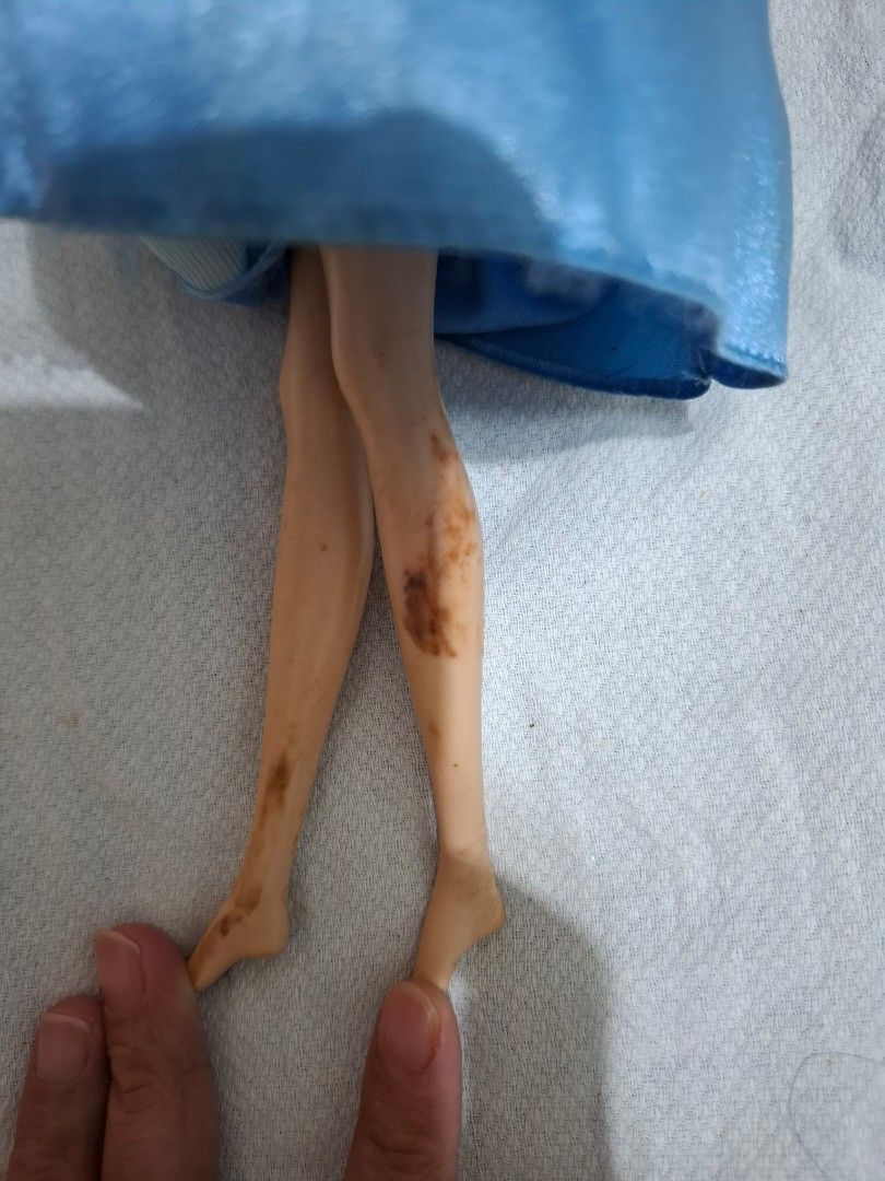 Disney Cinderella Doll (Category: Figurines & Statues) located in Tarlac. Submitted by dhiyanatividad (Listing ID 1427753036, Image 3). Description: Comes with courtyside dress. Flaw: discoloration on leg.