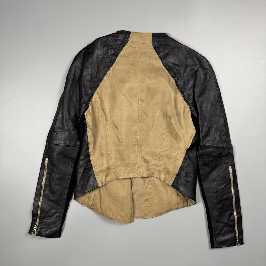 DOLCE & GABBANA TWO TONE LEATHER JACKET (Category: Luxury Apparel) located in Baguio. Submitted by binibibi (Listing ID 1424733084, Image 3). Description: DOLCE & GABBANA TWO TONE LEATHER JACKET (VGOOD - EXCELLENT CONDITION) SIZE: SMALL.