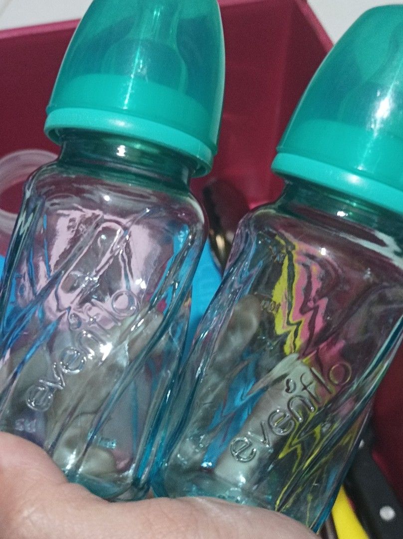 Evenflo Glass bottles 12 oz (Category: Breastfeeding & Bottle Feeding) located in Manila. Submitted by lancastore (Listing ID 1427721057, Image 1). Description: - Evenflo glass bottles - 12 oz capacity - Clear glass - Teal caps READ FIRST!! MODE OF PAYMENT: BDO, GCash, MAYA, MetroBank, BPI DELIVERY SCHEME: Lalamove/Grab, GGX DELIVERY SCHEDULE: Saturdays only Note: Inquiries will be attended to during Mondays to Thursdays 8PM onwards. Items are in