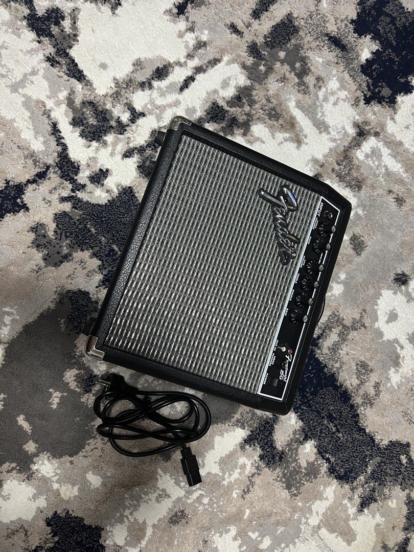 Fender 15g Amplifier (Category: Soundbars, Speakers & Amplifiers) located in Bacoor. Submitted by julian_mcpsn (Listing ID 1427718975, Image 1). Description: RUSH SELL NEGO.