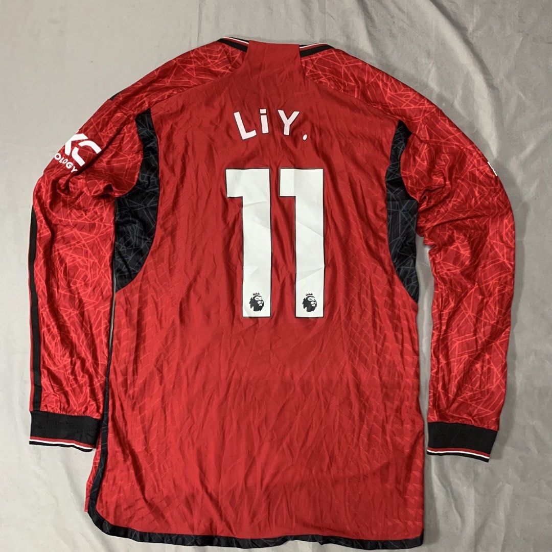 Football Jersey Longsleeve (Category: Hoodies) located in Las Pinas. Submitted by thrift001 (Listing ID 1427734132, Image 2). Description: - FootBall Jersey Longsleeve - XL - Dimes L28 W20 - No issue - All Details posted - 1,000 + sf .