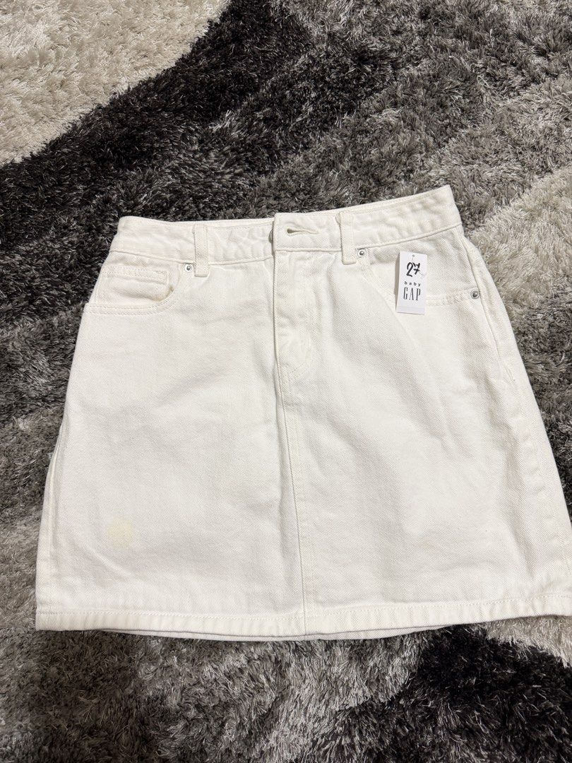 GAP White Denim Skirt Size 27 (Category: Skirts) located in Las Pinas. Submitted by jessa_ (Listing ID 1427662948, Image 1). Description: Bought from Chatuchak Market, BKK.