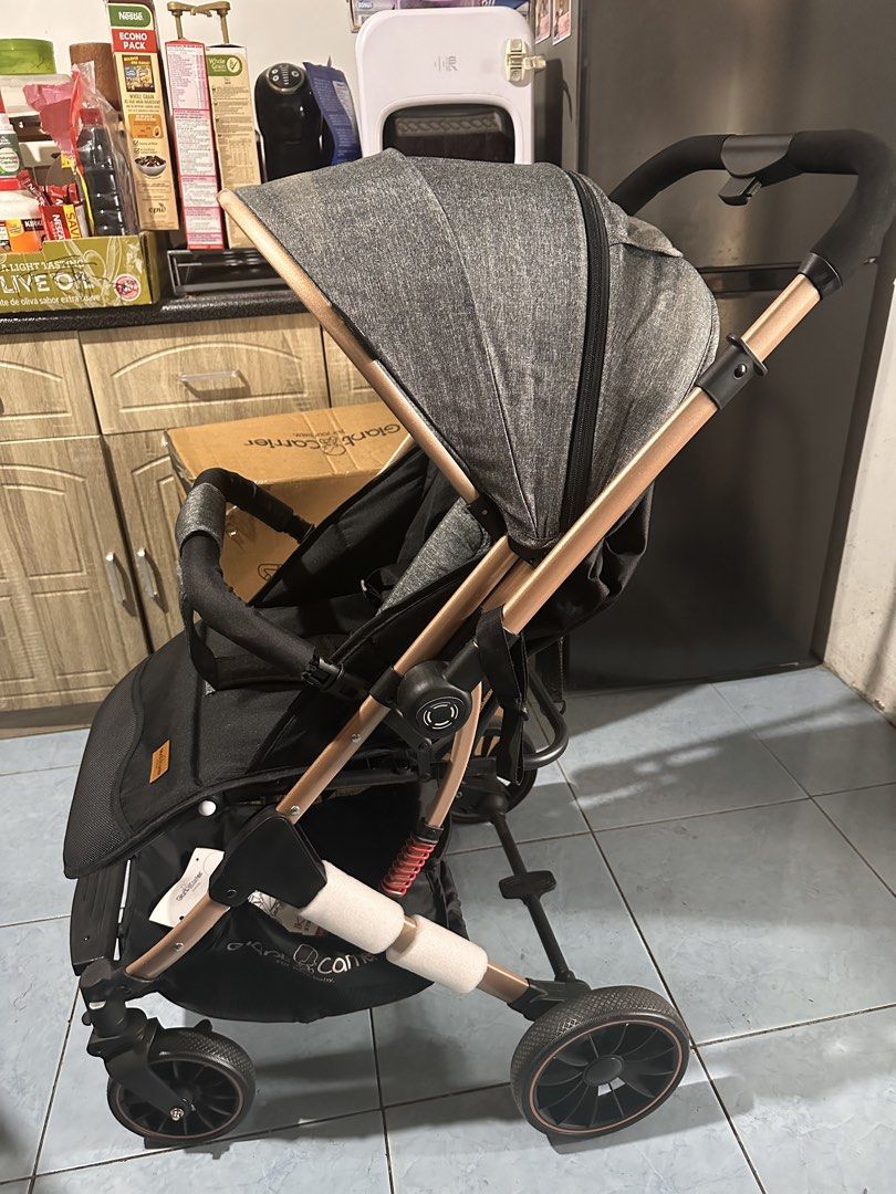 Giant Carrier Stroller - Black and Grey (Category: Strollers) located in Bulacan. Submitted by adethangeles (Listing ID 1427774658, Image 3). Description: Used once only sa mall Tires are very clean pa like brand new Bought it sa baby fair for 6,500 Rfs: we got a new stroller with carrier With box pa Bagong bago wala po dumi yung gulong.