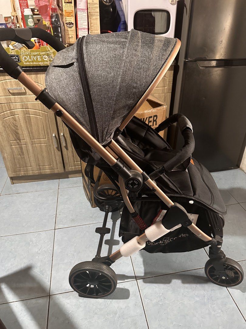 Giant Carrier Stroller - Black and Grey (Category: Strollers) located in Bulacan. Submitted by adethangeles (Listing ID 1427774658, Image 1). Description: Used once only sa mall Tires are very clean pa like brand new Bought it sa baby fair for 6,500 Rfs: we got a new stroller with carrier With box pa Bagong bago wala po dumi yung gulong.