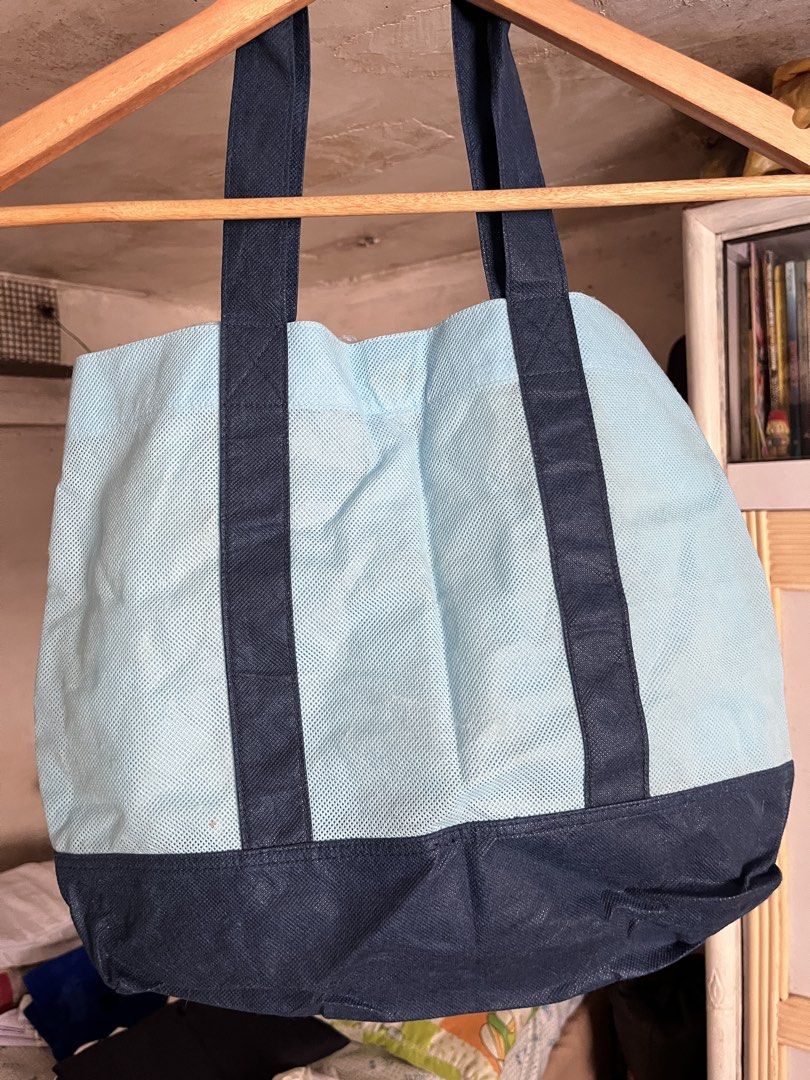 Giordano Tote Bag (Category: Tote Bags) located in Valenzuela. Submitted by hellodianelim (Listing ID 1427711949, Image 2). Description: .