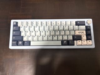 (Category: ) located in . Submitted by sellingandbuyingrandomstuff (Listing ID 1427749218, Image 1). Description: .