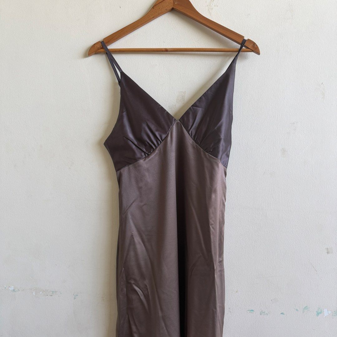 Green Slip Dress (Category: Dresses) located in Marikina City. Submitted by ynaaast (Listing ID 1427643573, Image 2). Description: Length: 43.31 Bust: 31.5 Gradient design Used once for a wedding! .
