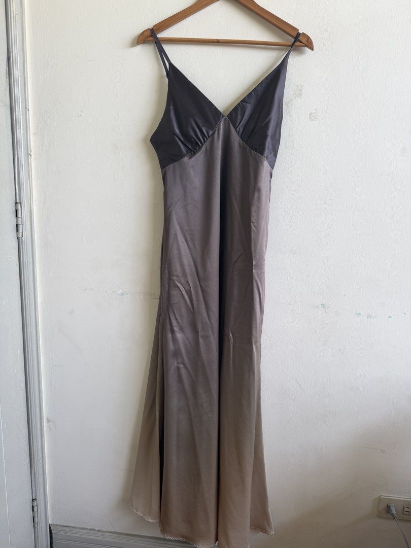 Green Slip Dress (Category: Dresses) located in Marikina City. Submitted by ynaaast (Listing ID 1427643573, Image 3). Description: Length: 43.31 Bust: 31.5 Gradient design Used once for a wedding! .