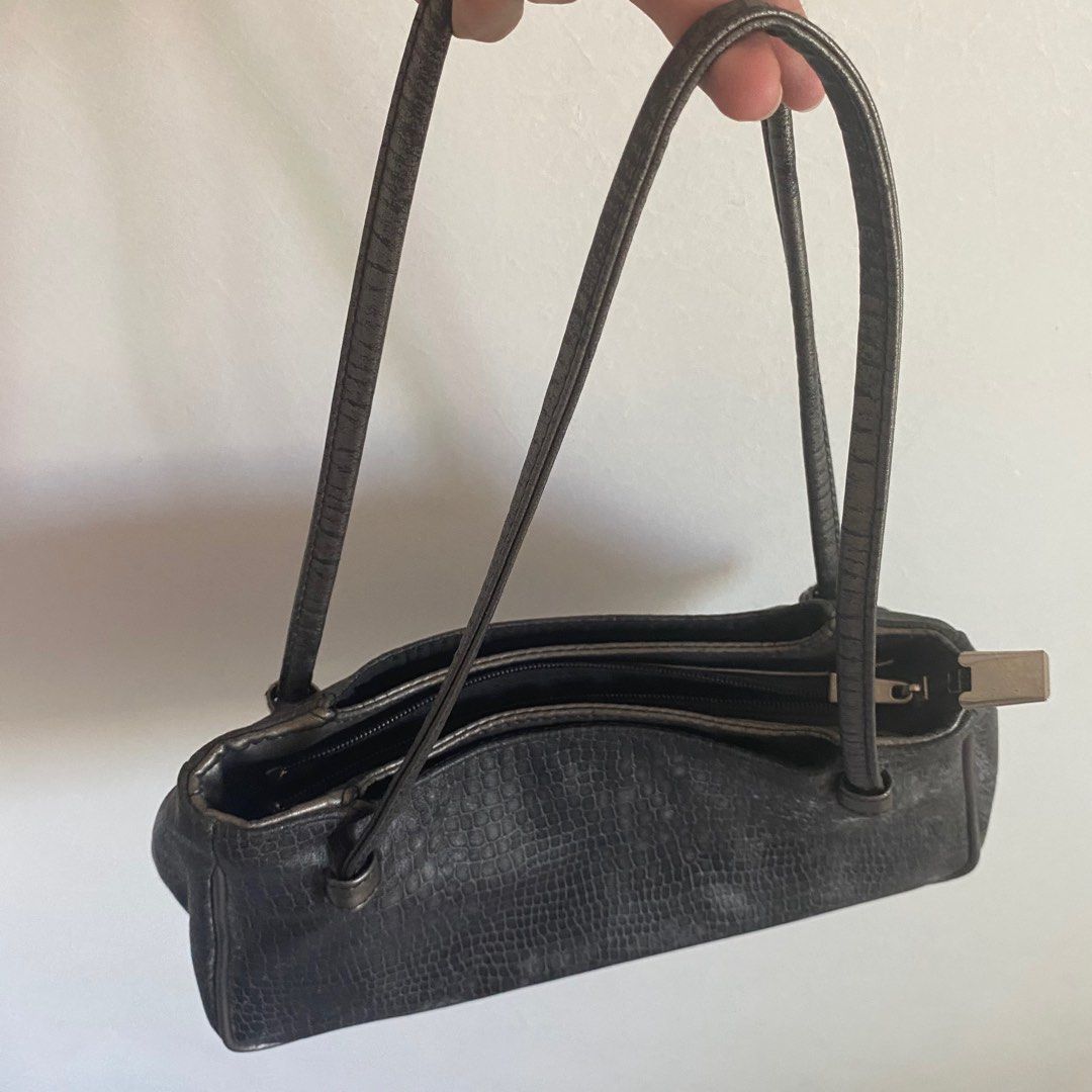 Grey Crocodile-Embossed Shoulder Bag (Category: Shoulder Bags) located in Lubao. Submitted by un.knowingly (Listing ID 1427663369, Image 2). Description: RFS: decluttering .