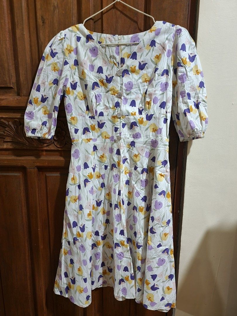 Habi ni Nonna Dress (Category: Dresses) located in Makati City. Submitted by amberirix (Listing ID 1427733787, Image 2). Description: Size Medium, can fit up to waist 30. Wore once only. Location: Taguig Shipping via Grab, Lalamove and J&T.