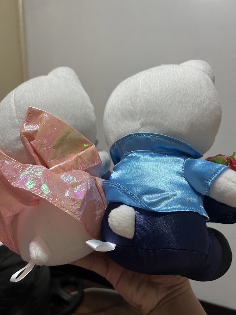 Hello Kitty Wedding Couple Plush Dolls (Category: Plushies & Soft Toys) located in Manila. Submitted by cookiecreammm (Listing ID 1427769247, Image 2). Description: bundle 280 Issue: Expired leather.