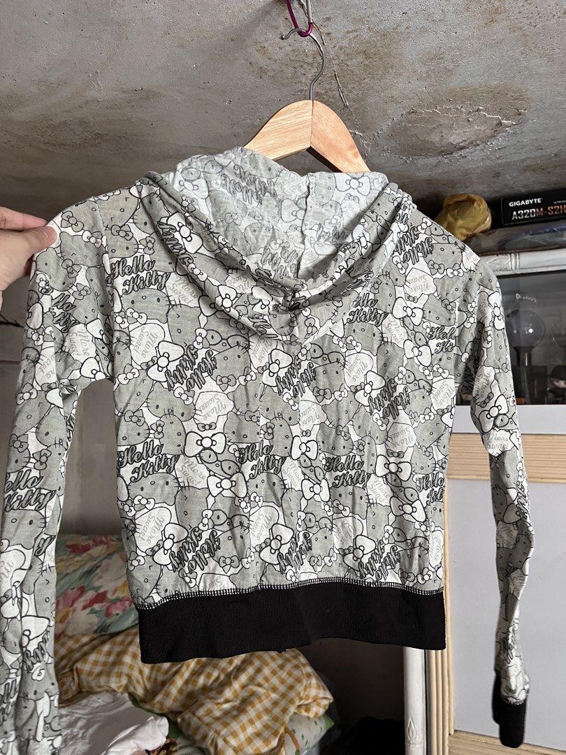 Hello Kitty Zip-Up Hoodie Jacket Kids (Category: Coats, Jackets and Outerwear) located in Valenzuela. Submitted by hellodianelim (Listing ID 1427708387, Image 2). Description: .