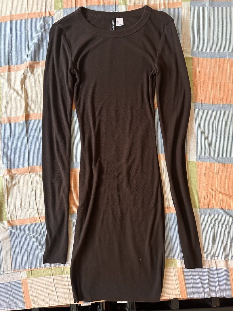 H&M Divided Long Sleeve Dress (Category: Dresses) located in Capas. Submitted by aaaaaaaaaaa_ (Listing ID 1427712518, Image 1). Description: used once .