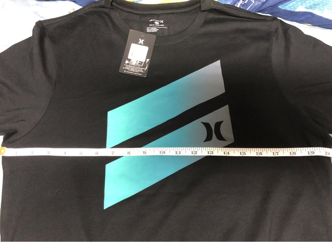 Hurley Icon Slash Logo Jersey SS Graphic Tee (Category: Tshirts & Polo Shirts ) located in Bacoor. Submitted by arvzzy (Listing ID 1427685310, Image 3). Description: BRANDNEW Medium on Tag 20x28.