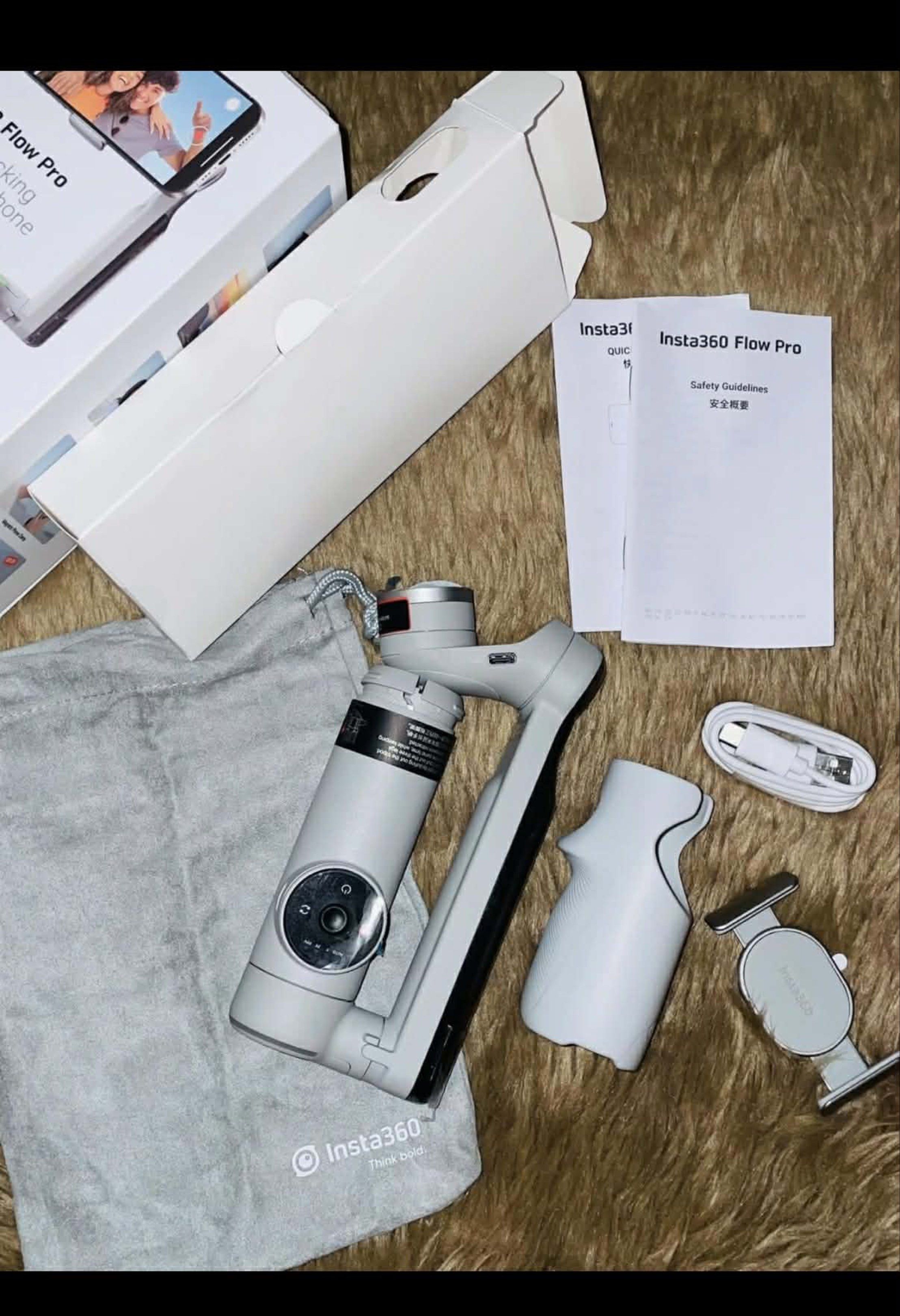 Insta360 Flow Pro AI Tracking Stabilizer for iPhone (Category: Gimbals & Stabilizers ) located in Quezon City. Submitted by glitterandgorgeous_scent (Listing ID 1427681668, Image 2). Description: INSTA 360 FLOW PRO - Na open lang box to testing - Brand new complete - With manual Rfs: Need funds Pm me for interested..
