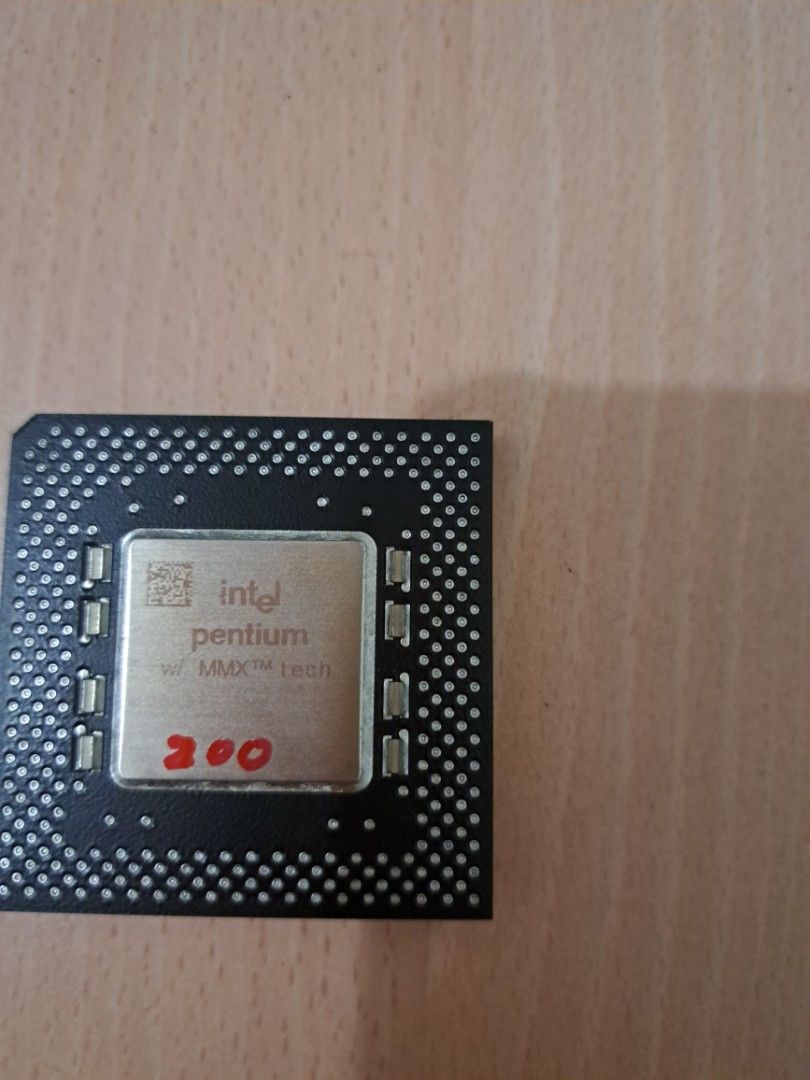 Intel Pentium MMX CPU413277044910346240