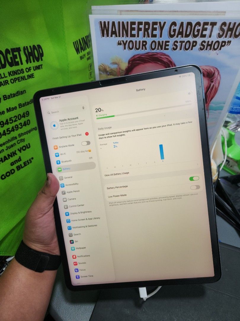 iPad Pro (12.9-inch) (4th Generation ) 256gb (Category: iPad) located in San Juan City. Submitted by wainefreygadgetshop (Listing ID 1427712215, Image 3). Description: iPad Pro (12.9-inch) (4th Generation ) 256gb ALL GOODS AT WORKING NO REPAIR HISTORY NO HIDDEN ISSUE (ILALAGAY KO PO SA NOTE YUNG HONEST ISSUE) Smooth na smooth padin Gamitin PEDE PANG SCHOOL PEDE PANG OFFICE PEDE SA NAG TITIPID BAWAL SA NAMBABARAT! PASS SA SWAP TAS NAGUGULAT SA ADD