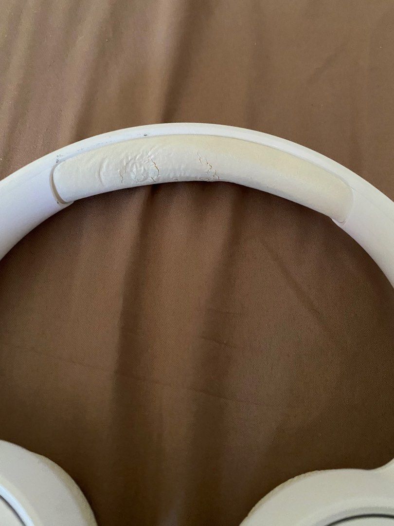 JBL Tune 510BT Wireless Headphones (Category: Headphones & Headsets) located in Pasig City. Submitted by bucci3 (Listing ID 1427695627, Image 2). Description: Antipolo No box but with jbl cable.