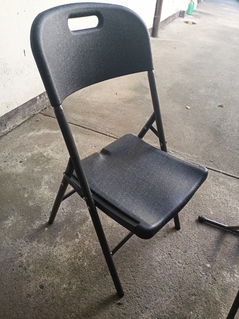 Lifetime Folding Table and Chairs Set (Category: Tables & Sets) located in Manila. Submitted by ninya_tianes (Listing ID 1427695551, Image 3). Description: rfs: decluttering and upgrade na sa mas malaking table. like new pa po ito, 4months palang sa amin. pwede pa tawaran, send pm lang po. .