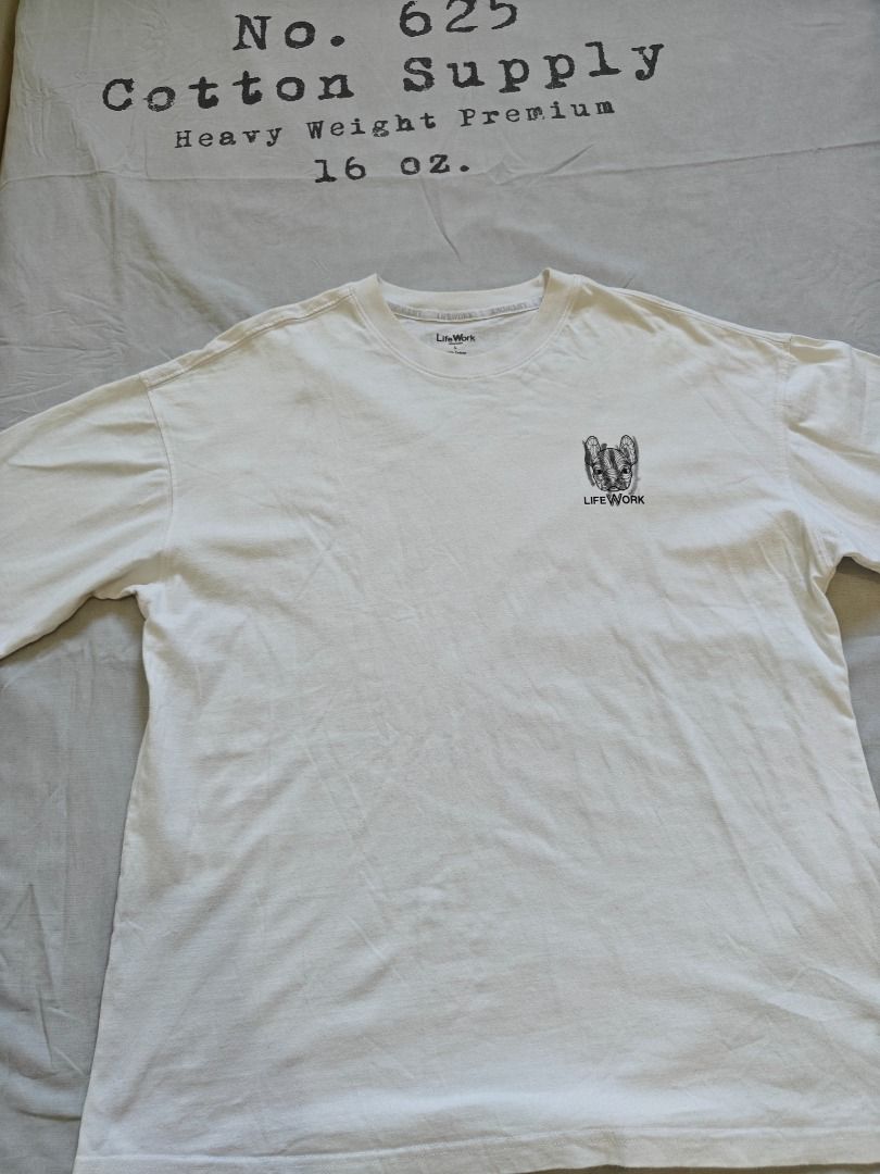 LifeWork white tshirt Size Large mens (Category: Tshirts & Polo Shirts ) located in Bulacan. Submitted by tipidayos (Listing ID 1427671141, Image 1). Description: LifeWork white tshirt Size Large mens still in good good condition, padala ng relative balik bayan box from US. last price posted. meet up malolos, pde rin shipping.