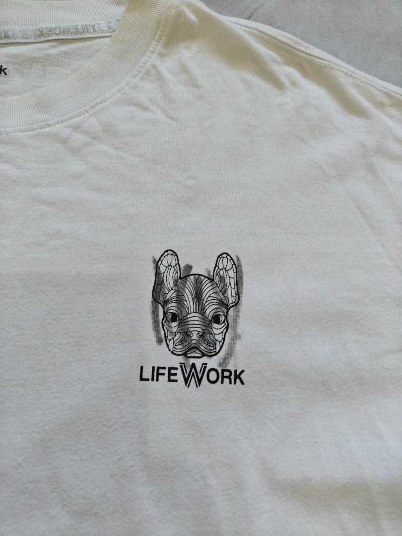LifeWork white tshirt Size Large mens (Category: Tshirts & Polo Shirts ) located in Bulacan. Submitted by tipidayos (Listing ID 1427671141, Image 2). Description: LifeWork white tshirt Size Large mens still in good good condition, padala ng relative balik bayan box from US. last price posted. meet up malolos, pde rin shipping.