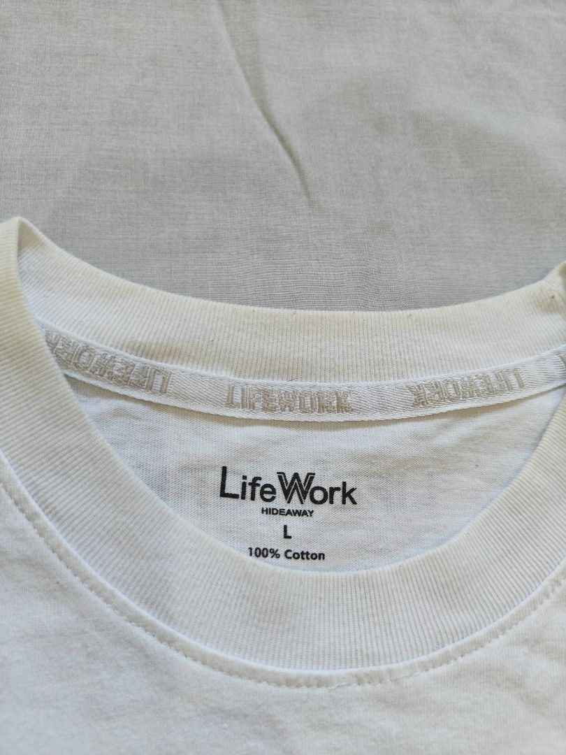 LifeWork white tshirt Size Large mens (Category: Tshirts & Polo Shirts ) located in Bulacan. Submitted by tipidayos (Listing ID 1427671141, Image 3). Description: LifeWork white tshirt Size Large mens still in good good condition, padala ng relative balik bayan box from US. last price posted. meet up malolos, pde rin shipping.