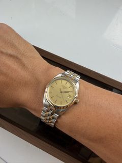 (Category: ) located in . Submitted by wrist_watch_library (Listing ID 1427682037, Image 1). Description: .