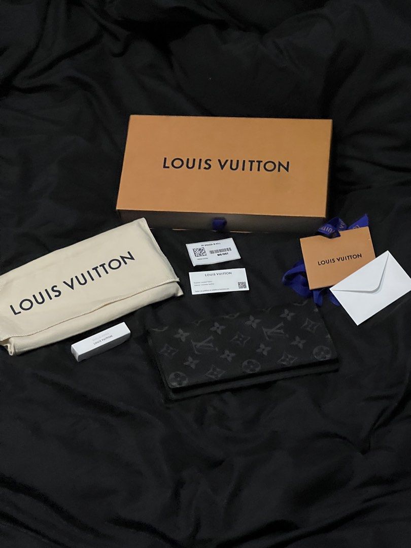 [BRAND NEW] Louis Vuitton Brazza Wallet (Category: Luxury Bags & Wallets) located in Manila. Submitted by calebebeb (Listing ID 1427770842, Image 2). Description: ▶️ Brand New (Never used) ▶️ RFS: Gifted, not really my style ▶️ Bought in Louis Vuitton Greenbelt ▶️ Comes with: - Original Box - Dust bag - Blank gift card - Included perfume tester - Serial Number sticker 🔎 Product Specifications: - 10 x 19 x 2 cm (Length x Height x Width) - 16 cred