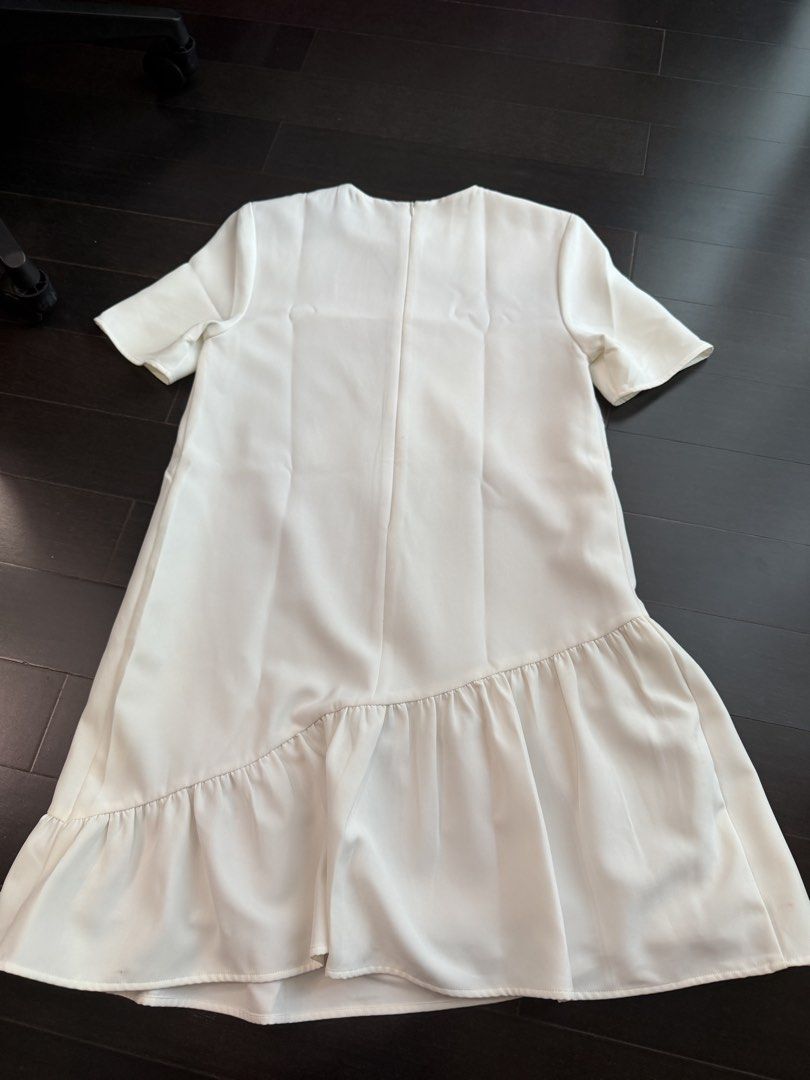 Love Bonito White Dress (Kategori: Gaun & Rok) berada di Jakarta Utara. Dikirim oleh dancebunny (ID iklan 1427705113, Gambar 3). Deskripsi: Love Bonito White Dress size S.
