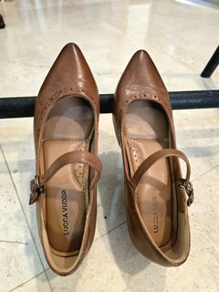 (Category: ) located in . Submitted by secondstorywardrobe (Listing ID 1427663658, Image 1). Description: .