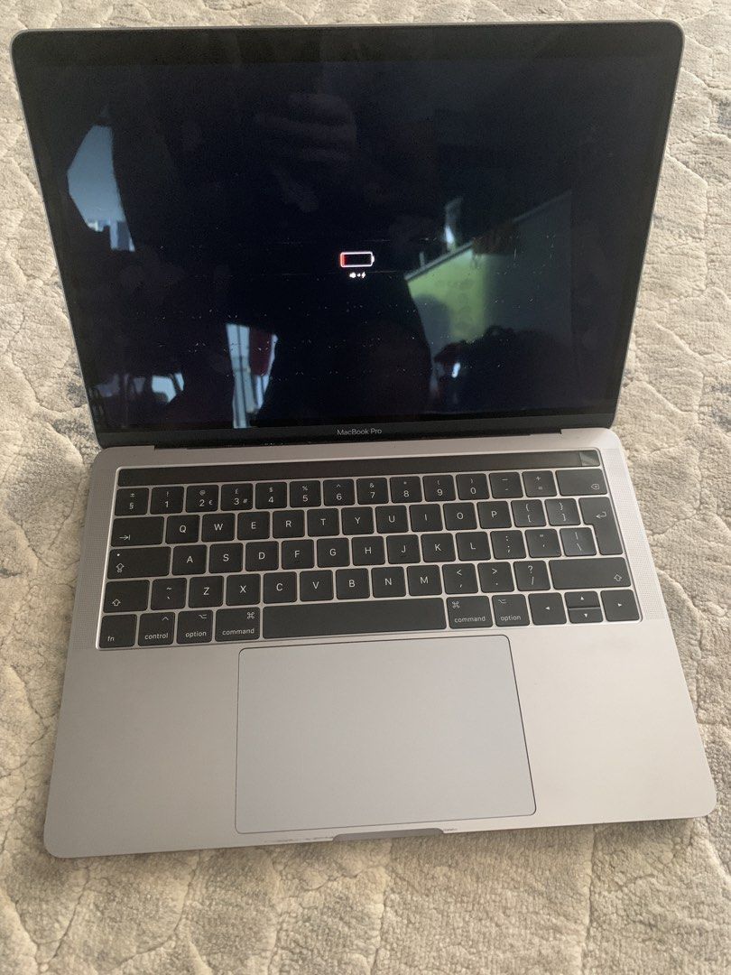 MacBook Pro 13-inch (2017) - Core i7405948856816773123