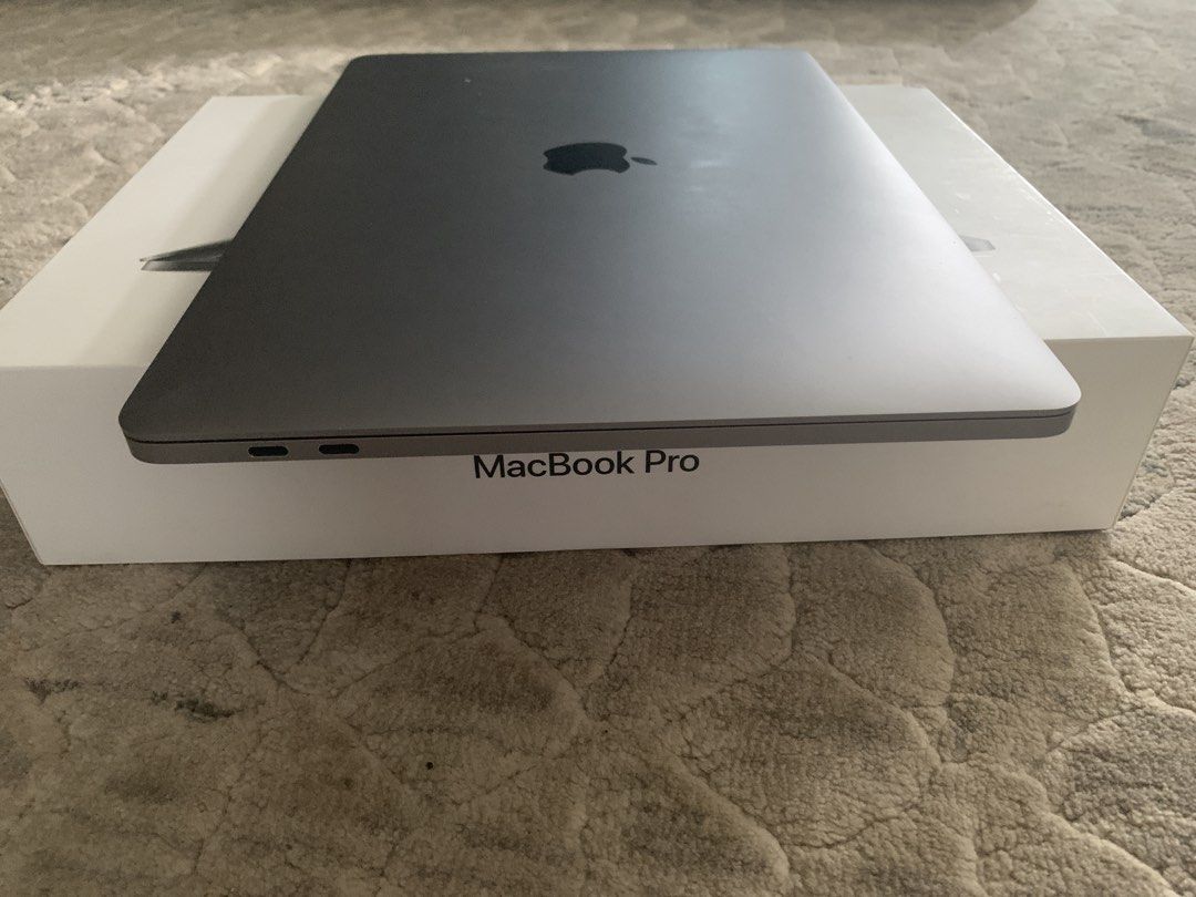 MacBook Pro 13-inch (2017) - Core i7405948856816773121