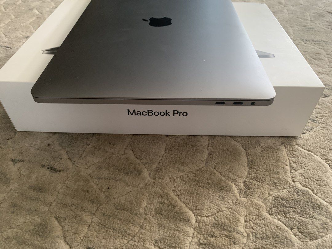 MacBook Pro 13-inch (2017) - Core i7405948856816773122