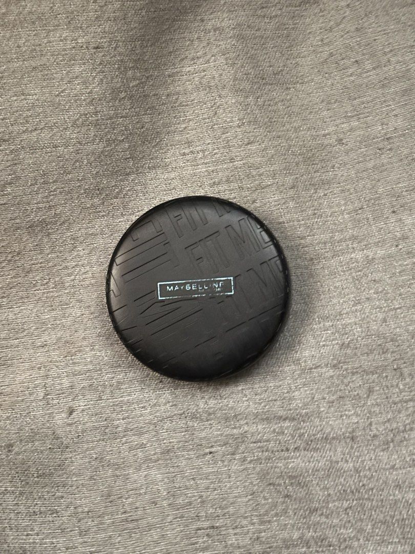 Maybelline Fit Me Powder (Category: Makeup) located in Quezon City. Submitted by declutterbyck (Listing ID 1427676291, Image 1). Description: PRELOVED • 80% PRODUCT MAYBELLINE FIT ME MATTE + PORELESS SHADE 118 ₱150 COD VIA SPX.