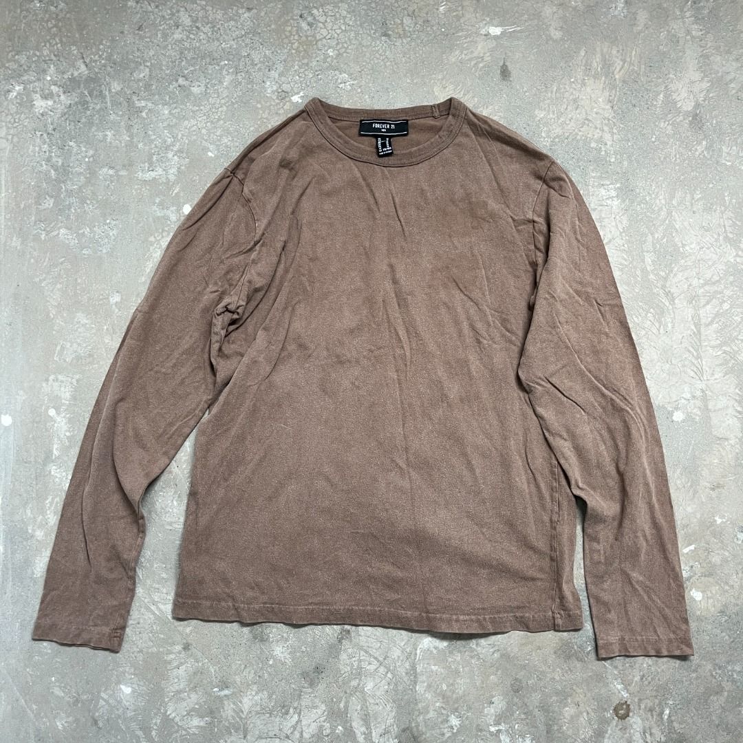 Mens Brown Basic Long Sleeve Shirt (Category: Sets & Coordinates) located in Quezon City. Submitted by wipdeclutter (Listing ID 1427698101, Image 1). Description: Forever21 Mens Brown Basic Long Sleeve Shirt (measured in inches) Length 26 Width (pit) 20 Sleeve length 25 Shoulder width 17 Like new Purchased in 🇨🇦 [See photos for details] .