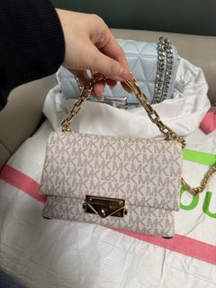 （分類：）位於 。 由 eeggyye 提交（商品編號 1427659579，圖片 1）。簡介： 。