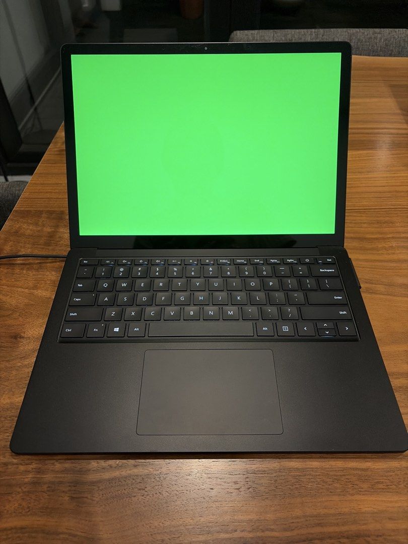 Microsoft Surface Laptop - Black - Like New405928412237670402