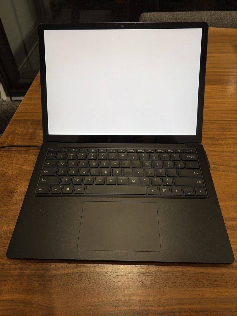 Microsoft Surface Laptop - Black - Like New405928412237670401