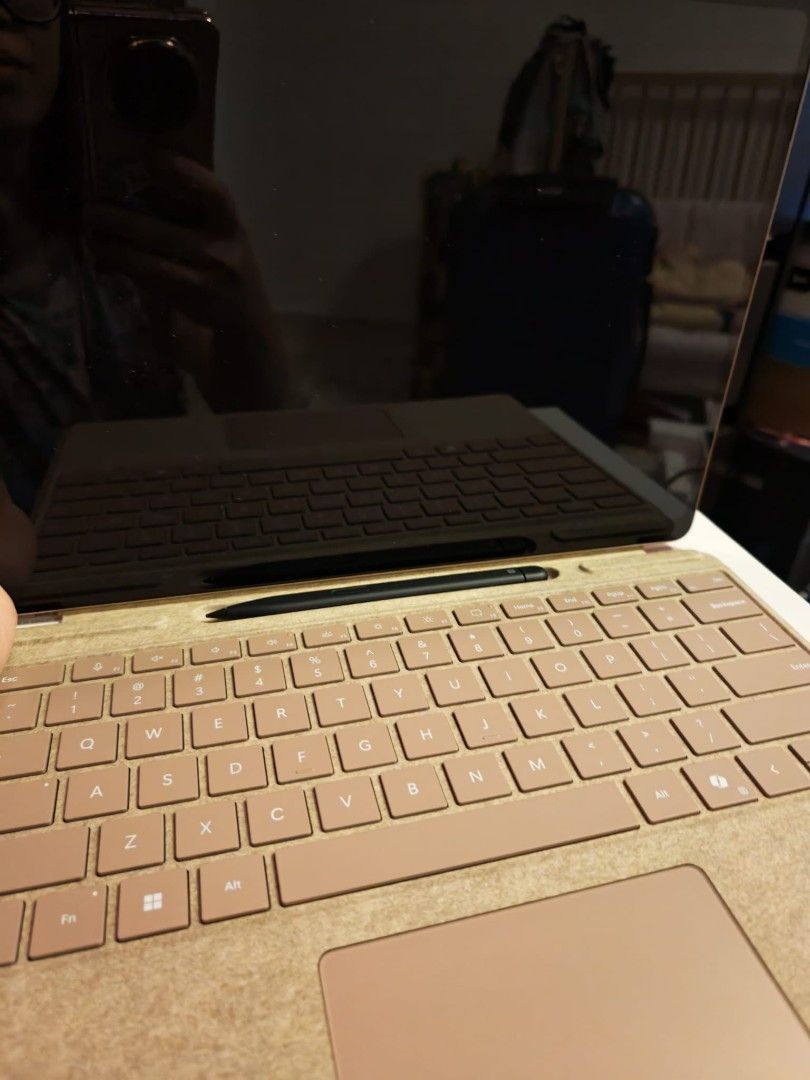 Microsoft Surface Laptop - Like New405946736869396482