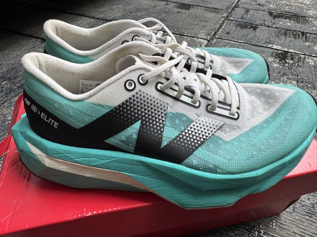 New Balance Running Shoes (Category: Sneakers) located in Bacolod City. Submitted by lovedcorner (Listing ID 1427648119, Image 1). Description: US6 women’s with box. Negotiable.