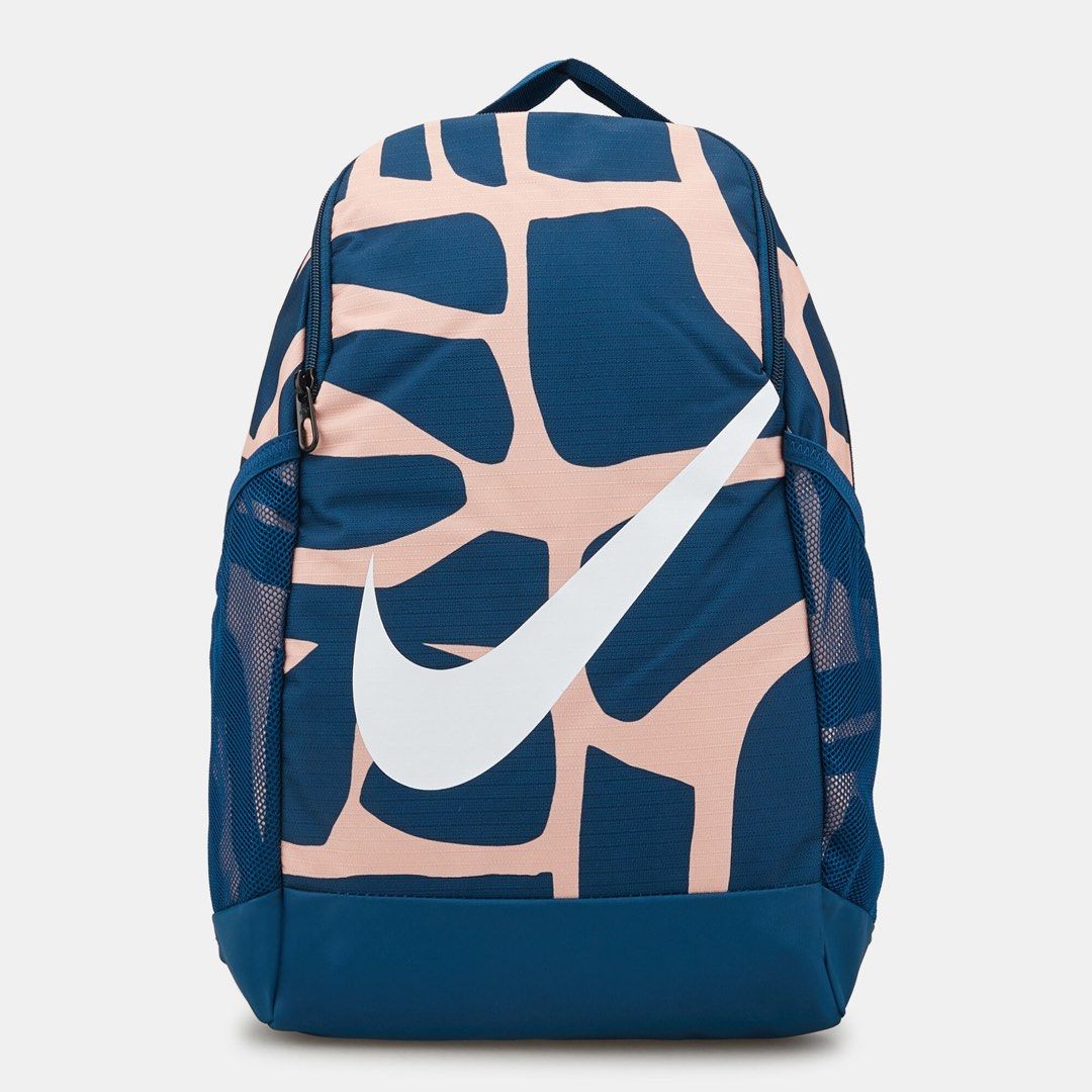 Nike 18L Backpack (Category: Backpacks) located in Manila. Submitted by ab_mor (Listing ID 1427709593, Image 1). Description: Original Nike 18L Backpack Owned it for at least 5 years na Damaged ung left mesh pocket.