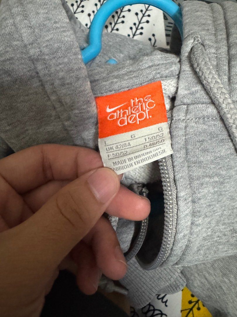Nike Athletic Dept. Hoodie - Gray - L (Category: Hoodies) located in Manila. Submitted by nel1dgreat (Listing ID 1427677617, Image 3). Description: Size large Issue: Sign of usage and dirt (check detailed photos) .