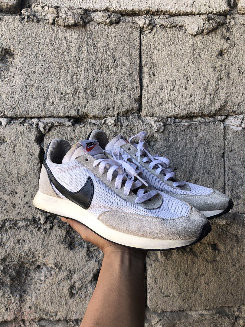 Nike Tailwind 79 - White/Black (Category: Sneakers) located in Dipolog. Submitted by sellgoodsitem_2k23 (Listing ID 1427753745, Image 1). Description: Nike Tailwind 79 sneakers in white and black. Features a white mesh upper with suede overlays. The Nike swoosh is black. The tongue has a Nike logo in orange. The heel has a black panel with the Nike logo in white. The size is EUR 41..